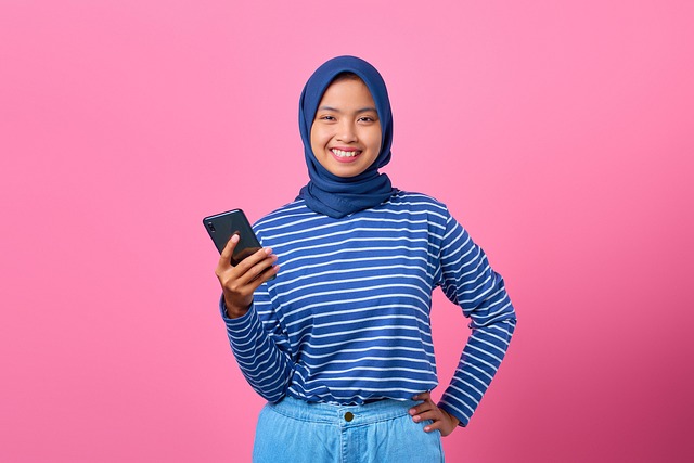 STOP! Jangan Biarkan TikTok & IG Rusak Iman Remaja Anda: Ini Cara Jitu Filter Konten Halal & Jaga Diri Islami
